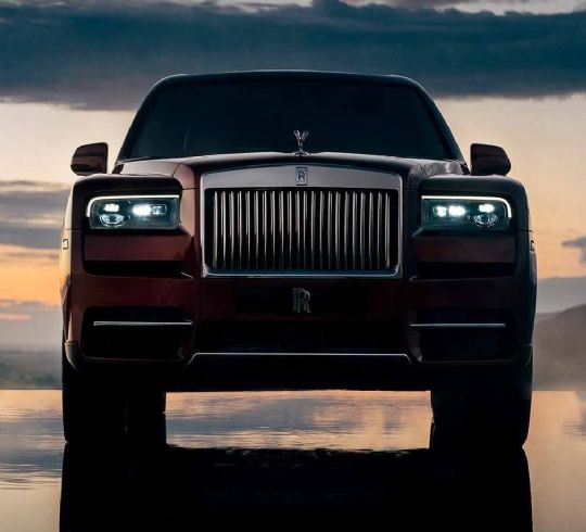 Rolls Royce Cullinan nunca se viu um SUV assim